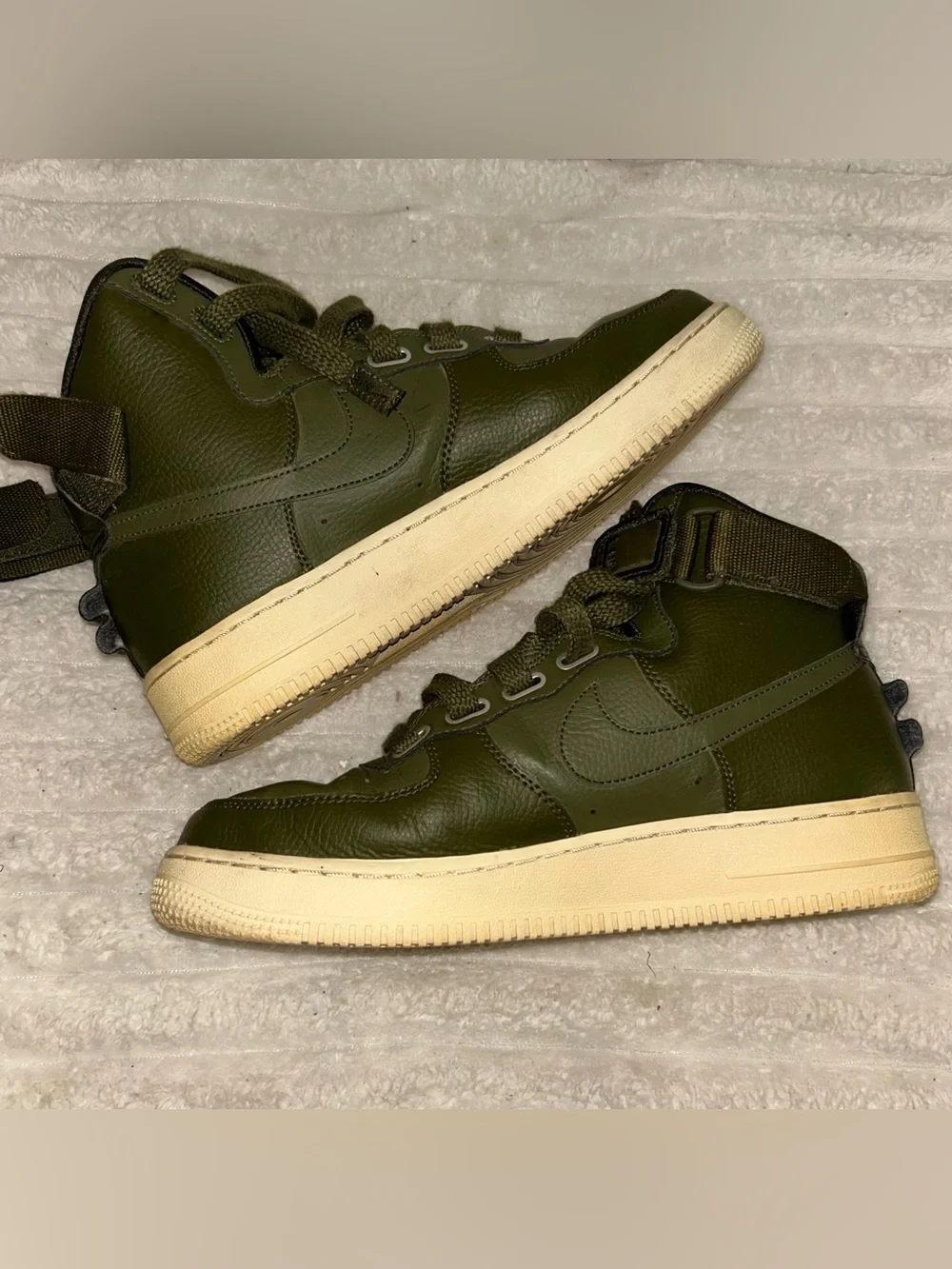 Nike Air Force 1 High Utility Olive Green Leather Sneakers military streetwear